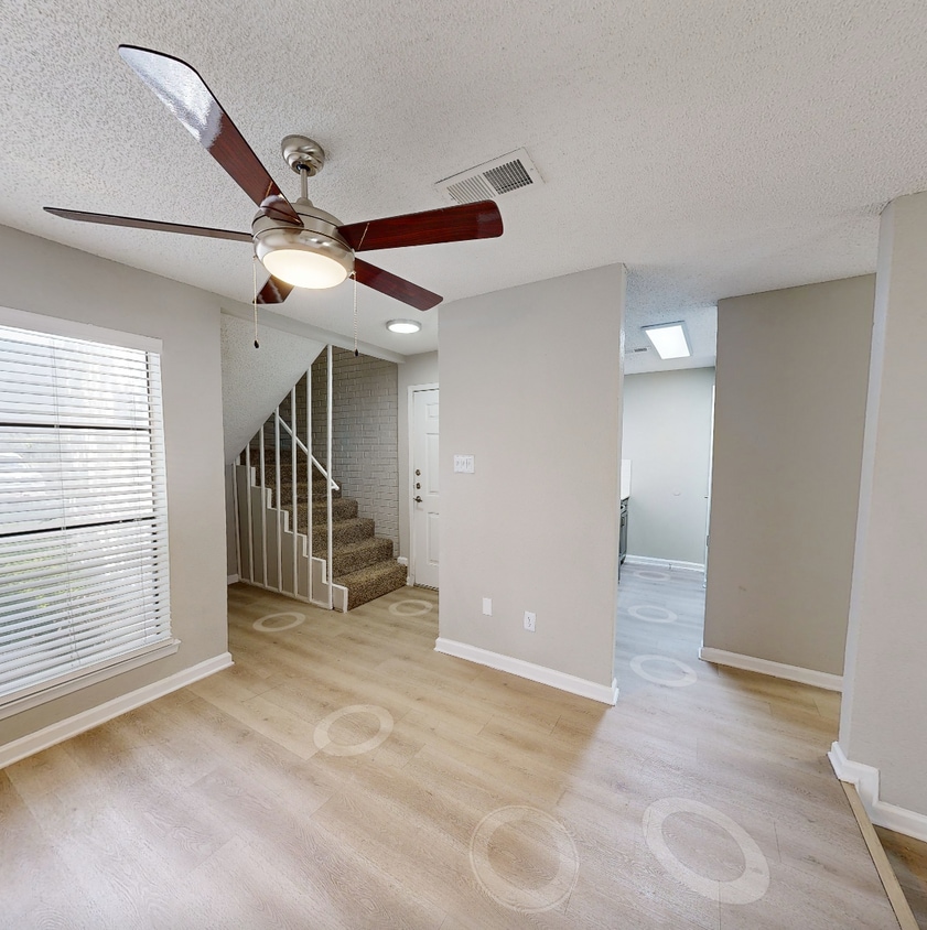 Photo - Evaline Apartments