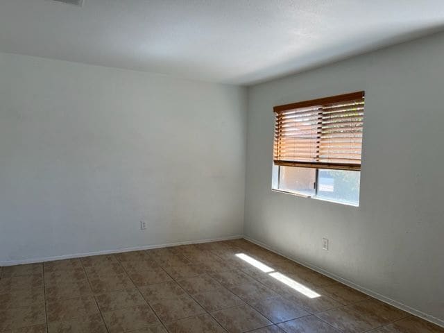 Foto del edificio - 3511 E Baseline Rd