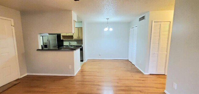 Foto del edificio - 2608 Oak Park Way