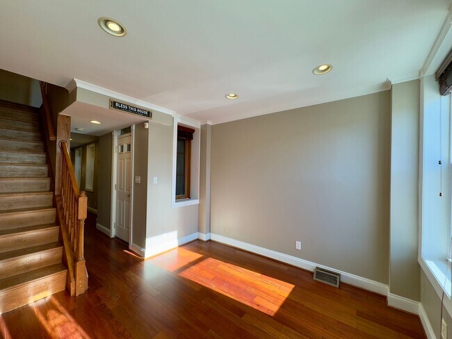 Foto del edificio - Charming 2 Bedroom Townhome in Canton, MD!