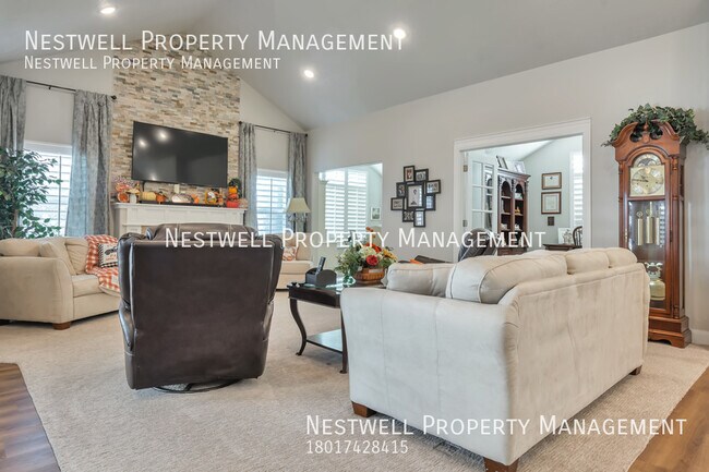 Building Photo - Newer Townhome in Herriman - 55 & Over Com...