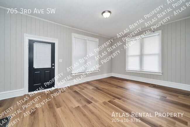 Foto del edificio - 705 3rd Ave SW