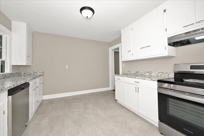 Building Photo - 1506 2nd Way NE