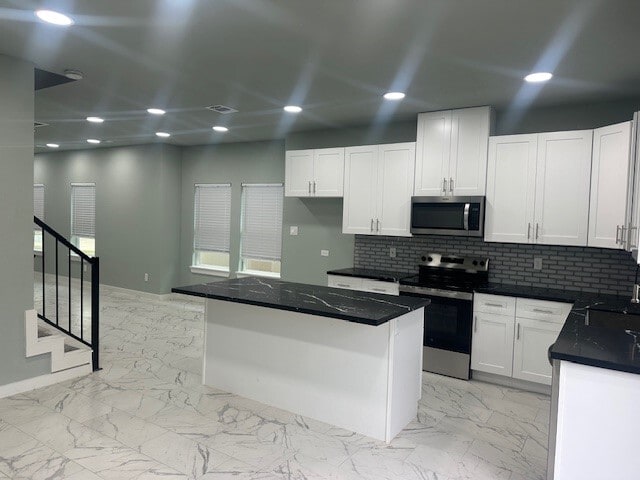 Building Photo - 161 S 10th St