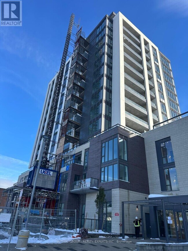 Photo du bâtiment - 715 Davis Dr