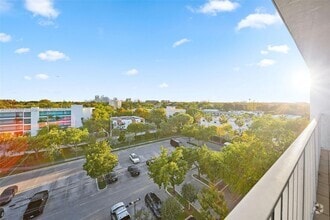 Building Photo - 650 NE 64th St