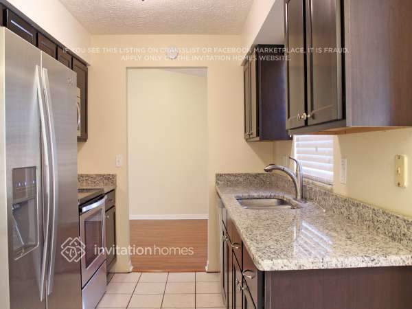 Foto del edificio - 8685 Brackenwood Dr
