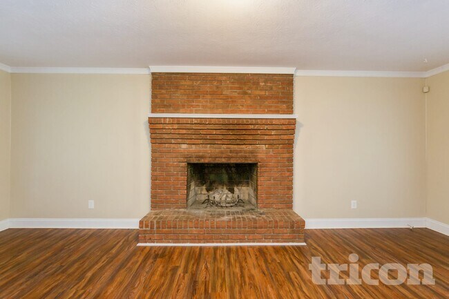 Foto del edificio - 1374 Live Oak Ln