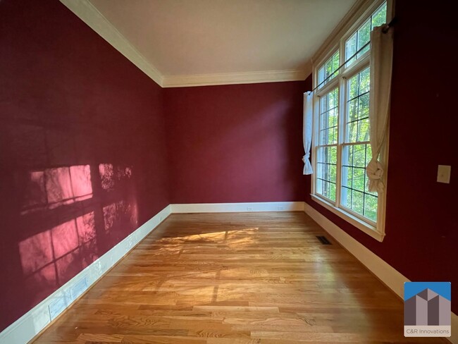 Foto del edificio - 1377 Greencrest Ct