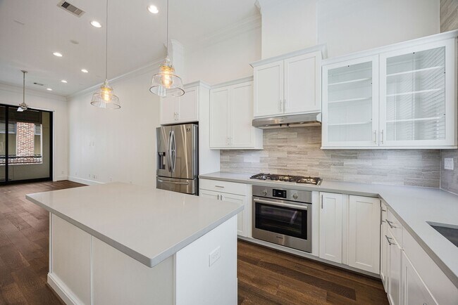 Foto del edificio - 2715 Maxroy St