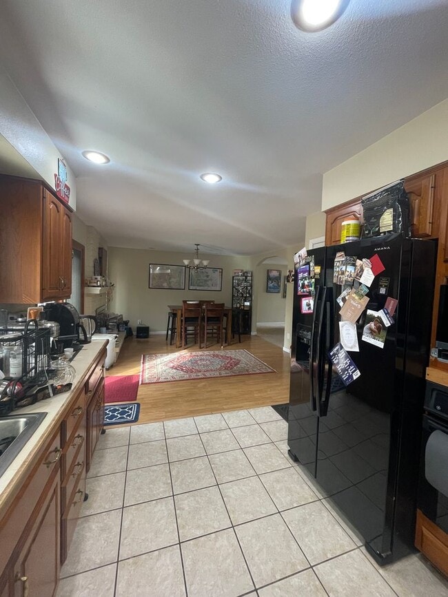 Building Photo - Cute Ranch Home w/ Fenced Yard and AC