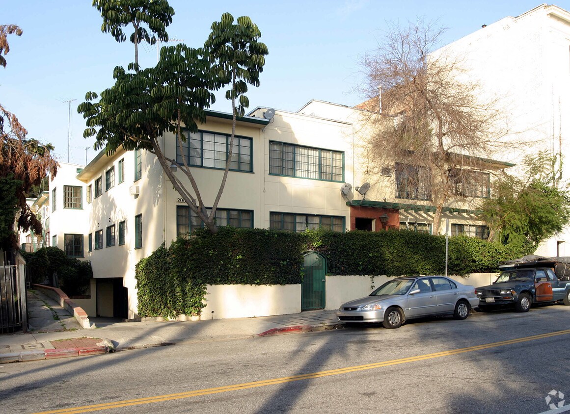 Primary Photo - 2007 Argyle Ave