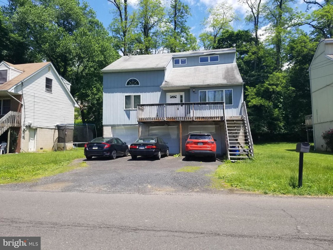 Primary Photo - 241 Periwinkle Ave