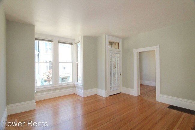 Building Photo - 36 Pond St