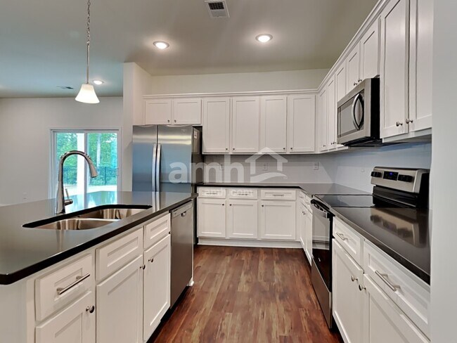 Foto del edificio - 235 Willow Ln