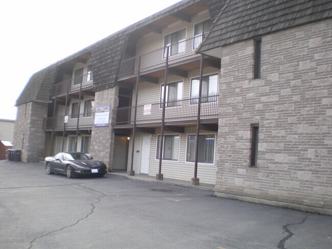 Foto del edificio - 825 N Grand Ave