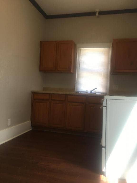 Photo - 113.5 E Elm Ave House