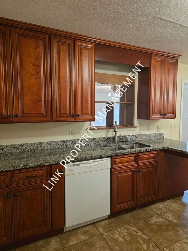 Foto del edificio - 5407 Winniespan Rd