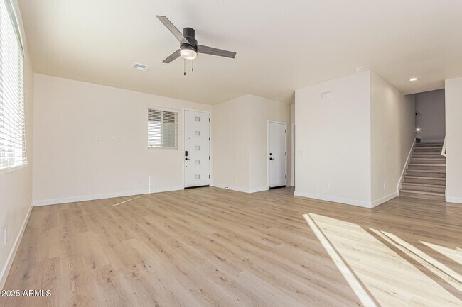 Foto del edificio - 133 W Latona Rd