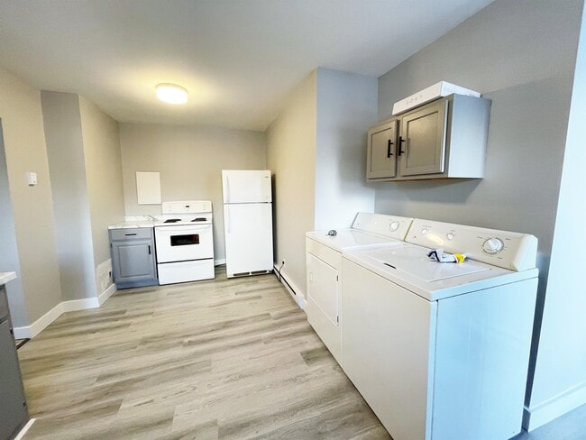 Building Photo - 257 Carmarthen St