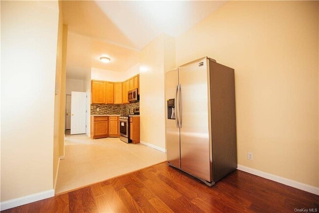 Building Photo - 1443 Beach Ave