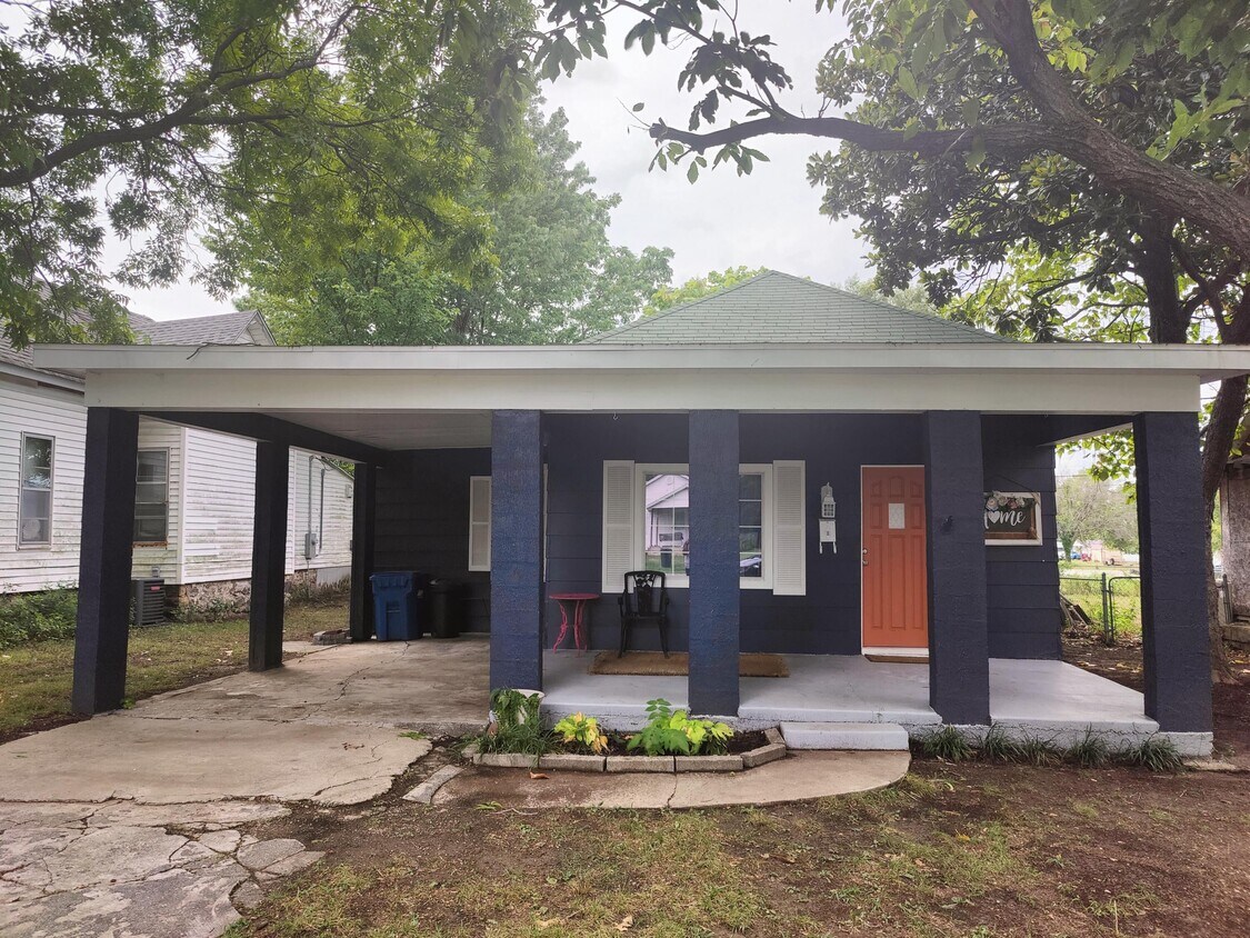 904 Wall St, Galena, KS 66739 House for Rent in Galena, KS