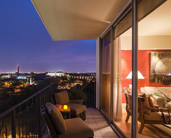 Foto del edificio - 700 Hildebrand-463.5