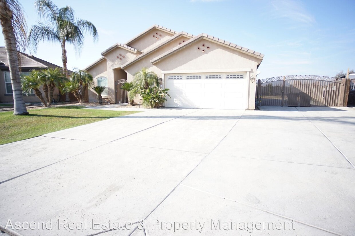 Primary Photo - 4 br, 2 bath House - 7001 Sparkler Way