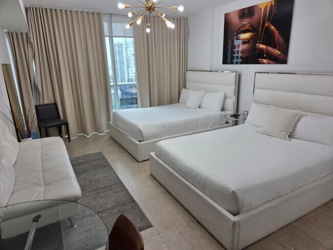 Foto del edificio - 501 Brickell Ave