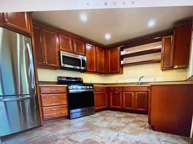 Building Photo - 1048 Myrtle Way