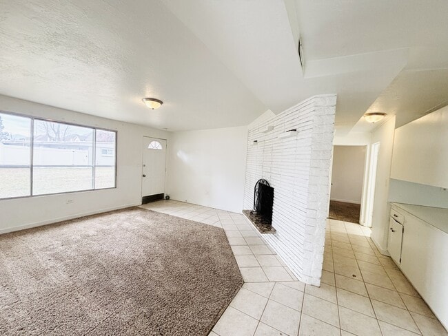 Building Photo - 13413 Minuteman Dr