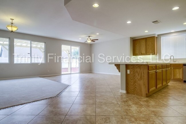 Building Photo - 233 Sparkler Ln