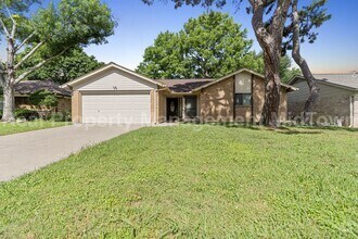 Building Photo - 2704 Hedgeway Dr