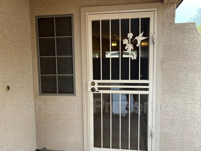 Building Photo - 17476 W Coyote Trail Dr