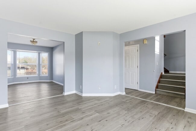 Building Photo - 1824 Country Hills Dr