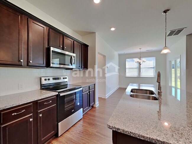 Building Photo - 123 Twin River Dr