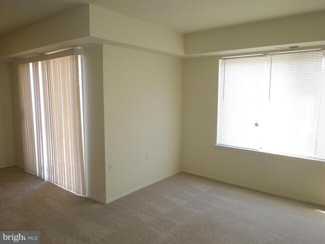Building Photo - 125L Clubhouse Dr SW