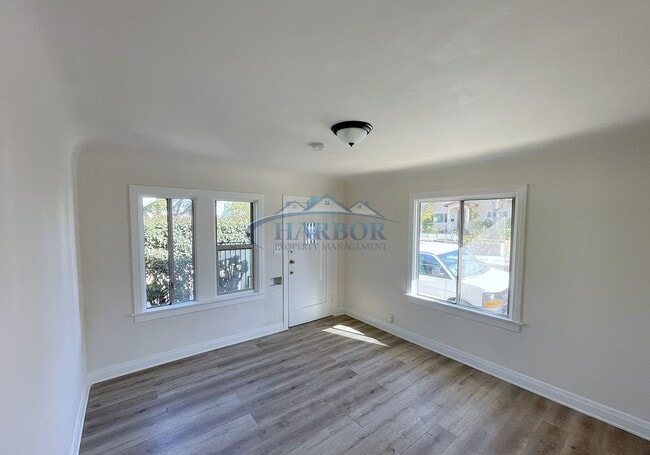 Building Photo - 562-568 W 23rd St