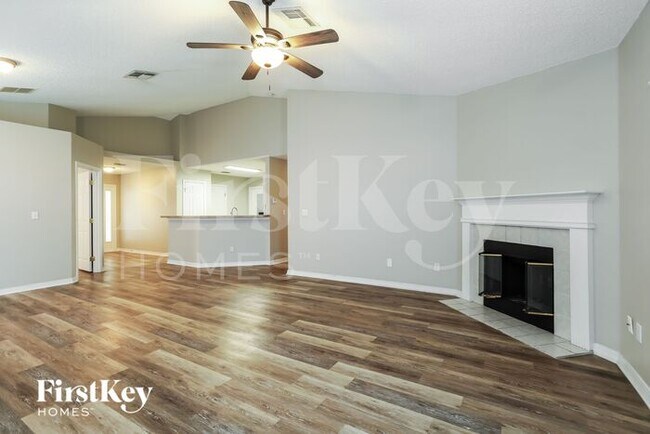 Foto del edificio - 7341 Ironside Dr N
