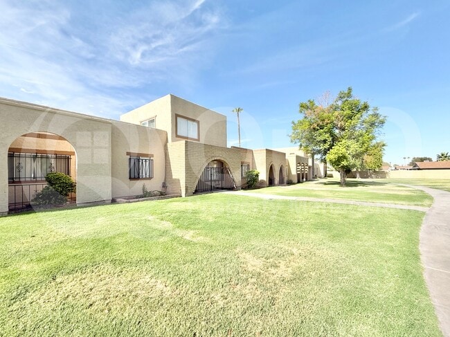 Photo - 2113 E Dunbar Dr Townhome