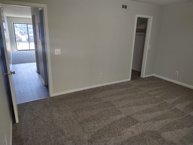 Building Photo - NEWLY RENOVATED 1 bed/1 bath MURRELLS INLE...