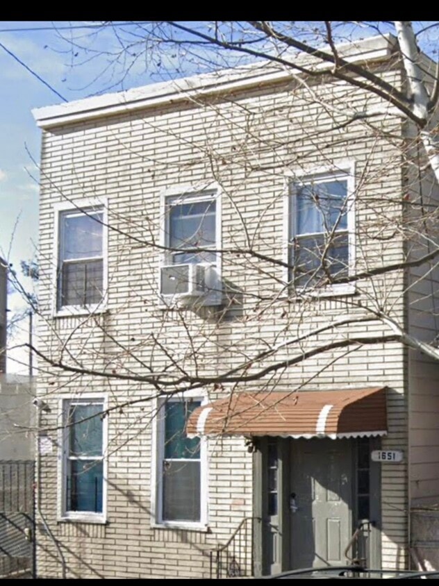 Photo - 1651 hunt ave