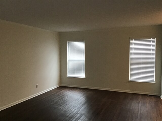 Foto del edificio - 280 Coyote Dr