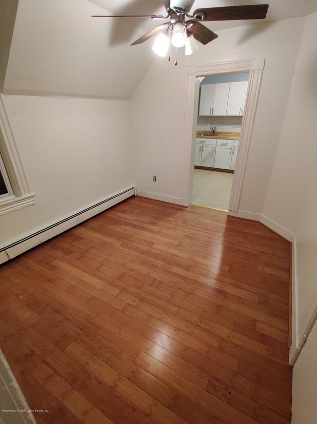 Foto del edificio - 31 Maple Pkwy