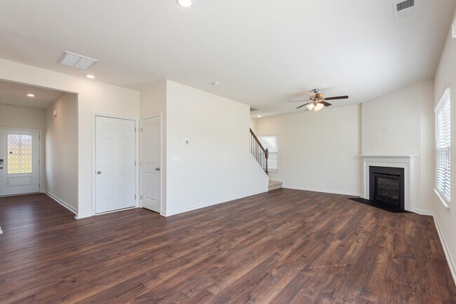 Building Photo - 927 Dora Rose Rd