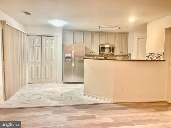 Building Photo - 11854 Breton Ct