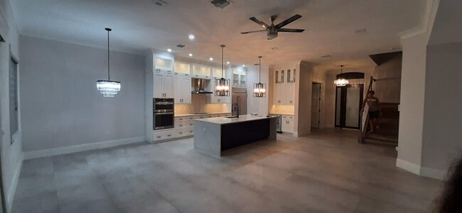 Building Photo - 7862 Bucks Run Dr