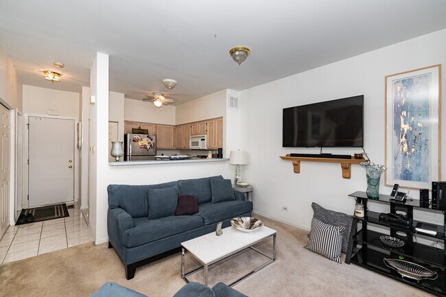 Building Photo - 8 Saint Moritz Ct
