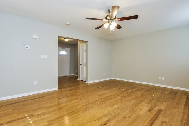 Foto del edificio - 259 N Fuquay Springs Ave