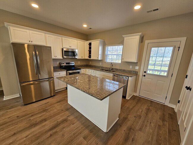 Building Photo - New Build 3 Bedroom 2 Bath Home In the Hea...